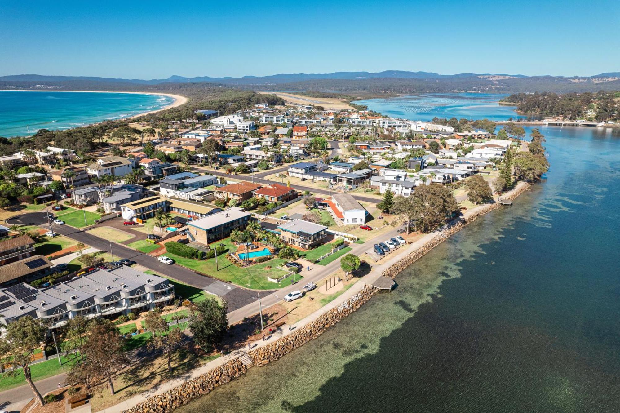 The Retreat Lakeside Merimbula Exterior photo