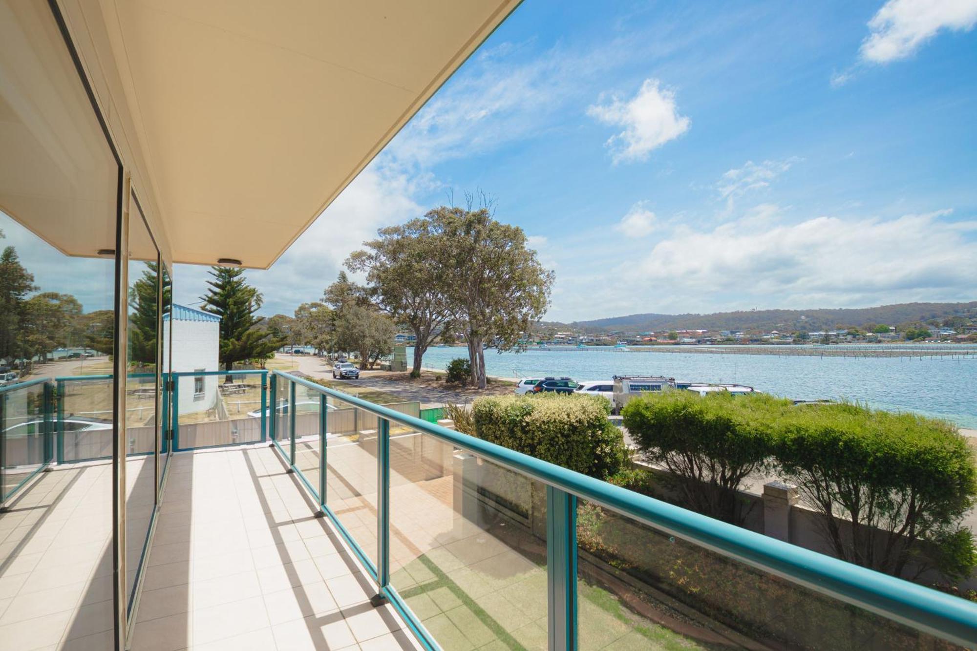 The Retreat Lakeside Merimbula Exterior photo