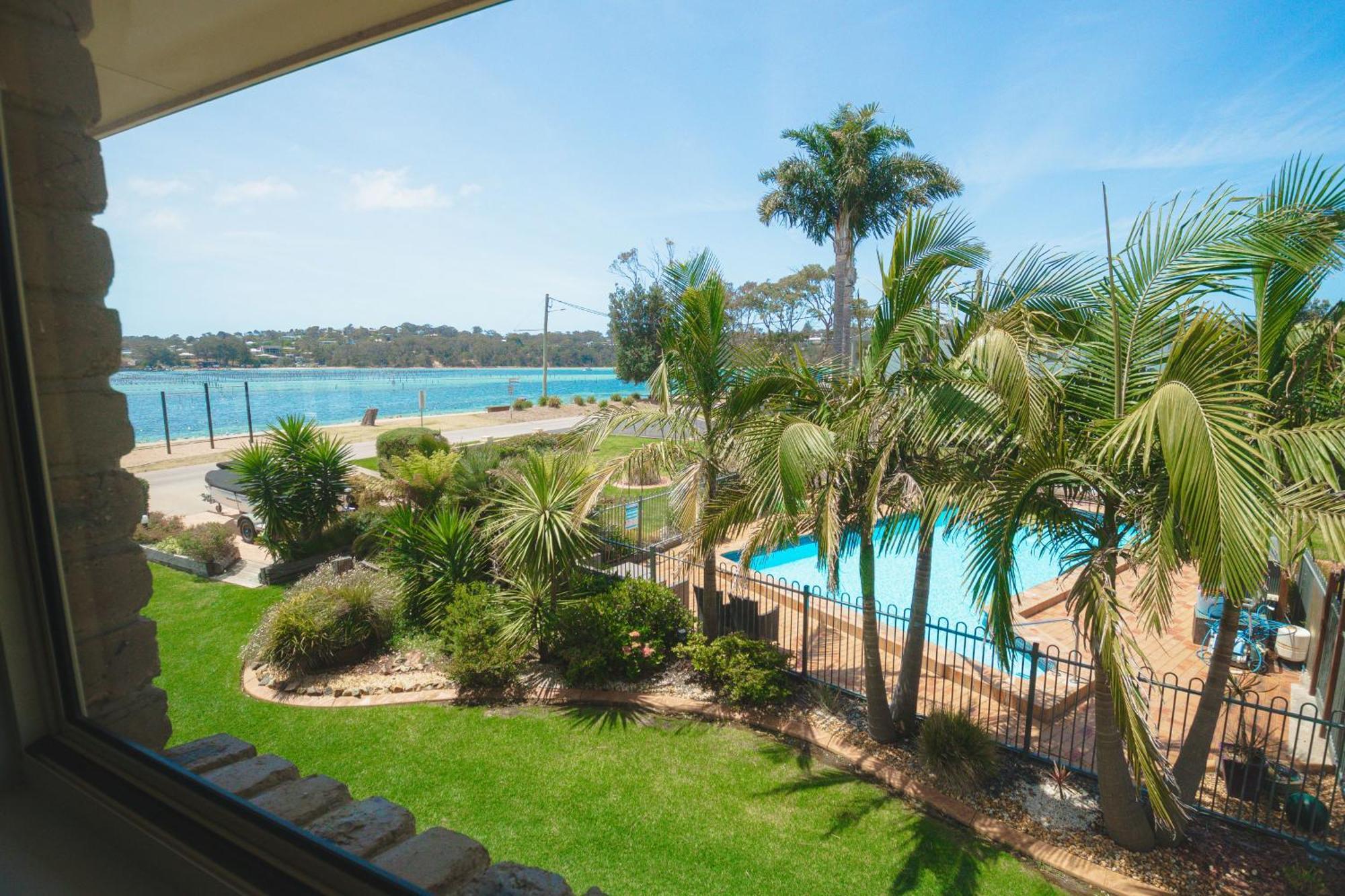 The Retreat Lakeside Merimbula Exterior photo